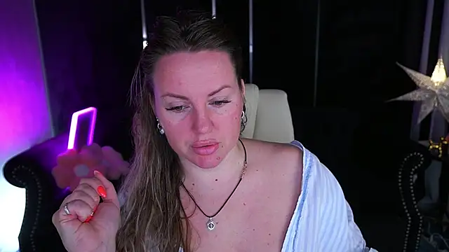 KiraCandyS online show from 7, 5, 2026