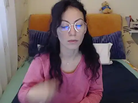 Snapshot of Emmatoo chatting on 1, 12, 2025 Emmatoo online show from 1, 12, 2025