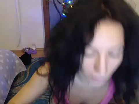 Snapshot of Emmatoo chatting on 16, 12, 2025 Emmatoo online show from 16, 12, 2025