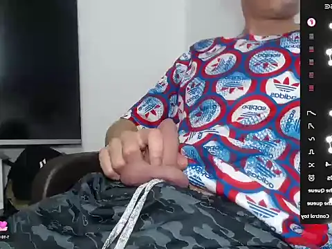 Snapshot of trebollhht chatting on 9, 1, 2025 trebollhht online show from 9, 1, 2025