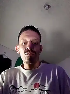 Snapshot of trebollhht chatting on 4, 2, 2025 trebollhht online show from 4, 2, 2025