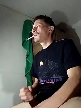 Snapshot of trebollhht chatting on 10, 2, 2025 trebollhht online show from 10, 2, 2025