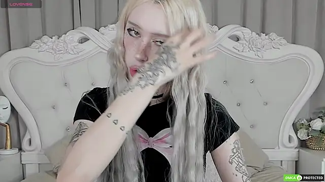 Joy Barker online show from 8, 11, 2025