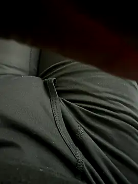 Big-dick 1 online show from 28, 10, 2025