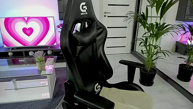 Snapshot of Beauty_Anne chatting on 13, 3, 2026 Beauty Anne online show from 13, 3, 2026