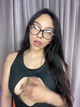 ThaliaRivera  online show from 14, 3, 2025