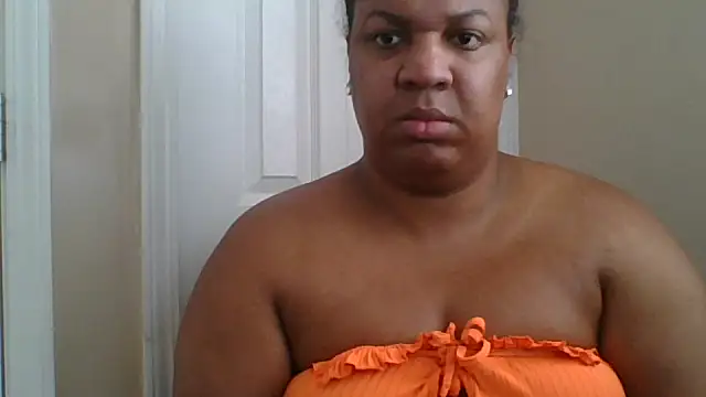 Snapshot of Badgirlbrittt chatting on 16, 12, 2025 Badgirlbrittt online show from 16, 12, 2025