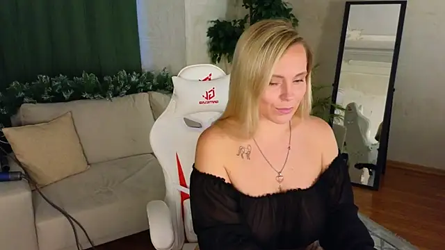 Snapshot of Charming_Daphny chatting on 12, 12, 2024 Charming Daphny online show from 12, 12, 2024