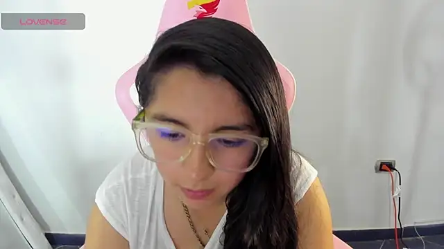 Snapshot of _Angelinaandrade_ chatting on 28, 2, 2025  Angelinaandrade  online show from 28, 2, 2025