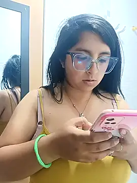 Snapshot of _Angelinaandrade_ chatting on 25, 9, 2025  Angelinaandrade  online show from 25, 9, 2025