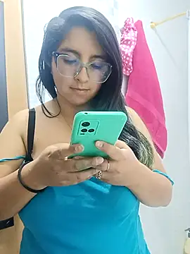 Snapshot of _Angelinaandrade_ chatting on 21, 11, 2025 Angelinaandrade online show from 21, 11, 2025