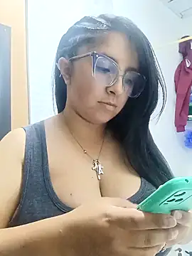 Snapshot of _Angelinaandrade_ chatting on 26, 11, 2025 Angelinaandrade online show from 26, 11, 2025