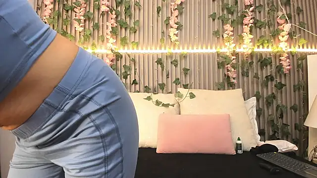 miah connor online show from 20, 3, 2026