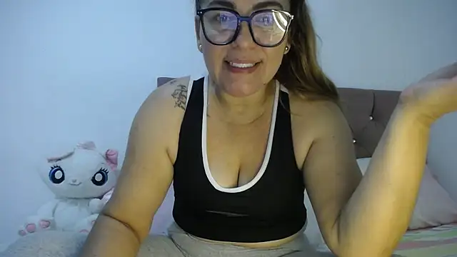 Snapshot of mirand_zackyx chatting on 8, 4, 2026 mirand zackyx online show from 8, 4, 2026