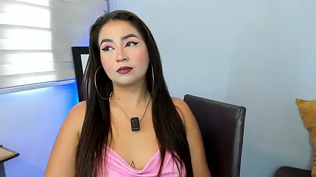 Snapshot of LiahDiaz chatting on 17, 4, 2026 LiahDiaz online show from 17, 4, 2026