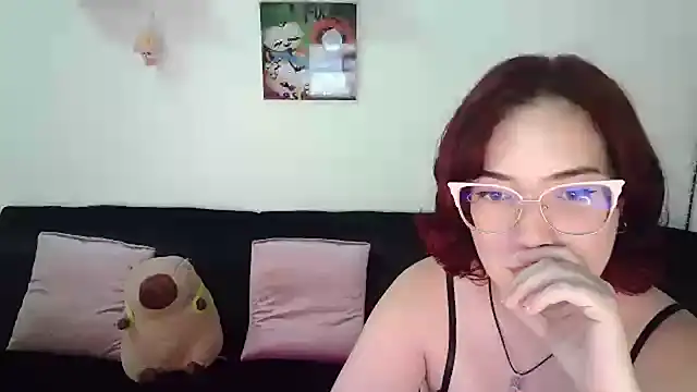 Snapshot of AndrewAnndCherry chatting on 28, 1, 2025 AndrewAnndCherry online show from 28, 1, 2025