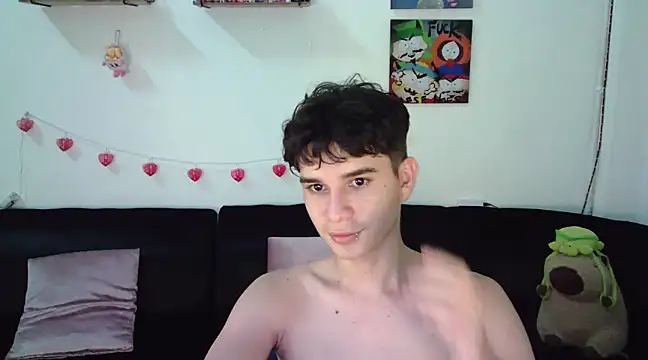 Snapshot of AndrewAnndCherry chatting on 5, 2, 2025 AndrewAnndCherry online show from 5, 2, 2025