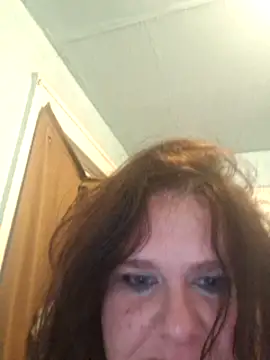 Snapshot of mcv131985 chatting on 30, 12, 2024 mcv131985 online show from 30, 12, 2024