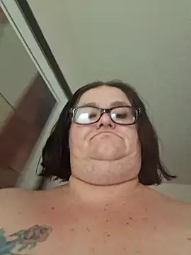 Snapshot of mcv131985 chatting on 31, 12, 2024 mcv131985 online show from 31, 12, 2024