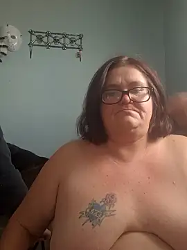 Snapshot of mcv131985 chatting on 4, 2, 2025 mcv131985 online show from 4, 2, 2025