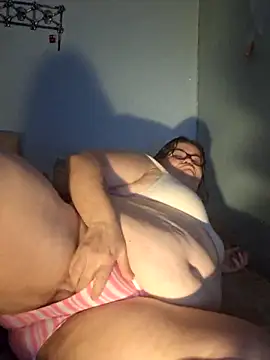 Snapshot of mcv131985 chatting on 16, 2, 2025 mcv131985 online show from 16, 2, 2025