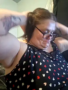 Snapshot of mcv131985 chatting on 2, 3, 2025 mcv131985 online show from 2, 3, 2025