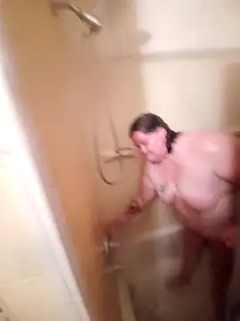 Snapshot of mcv131985 chatting on 4, 3, 2025 mcv131985 online show from 4, 3, 2025