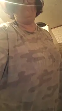 Snapshot of mcv131985 chatting on 7, 3, 2025 mcv131985 online show from 7, 3, 2025