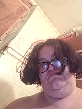 Snapshot of mcv131985 chatting on 11, 3, 2025 mcv131985 online show from 11, 3, 2025