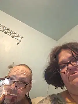 Snapshot of mcv131985 chatting on 12, 3, 2025 mcv131985 online show from 12, 3, 2025