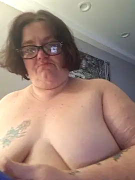 Snapshot of mcv131985 chatting on 17, 3, 2025 mcv131985 online show from 17, 3, 2025