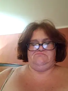 Snapshot of mcv131985 chatting on 2, 10, 2025 mcv131985 online show from 2, 10, 2025