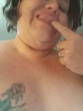 Snapshot of mcv131985 chatting on 2, 10, 2025 mcv131985 online show from 2, 10, 2025