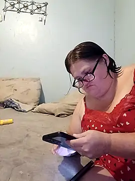 Snapshot of mcv131985 chatting on 6, 10, 2025 mcv131985 online show from 6, 10, 2025