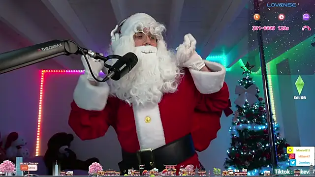 Snapshot of Mikev chatting on 23, 12, 2024 Mikev online show from 23, 12, 2024