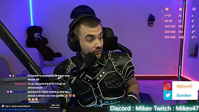 Snapshot of Mikev chatting on 20, 10, 2025 Mikev online show from 20, 10, 2025