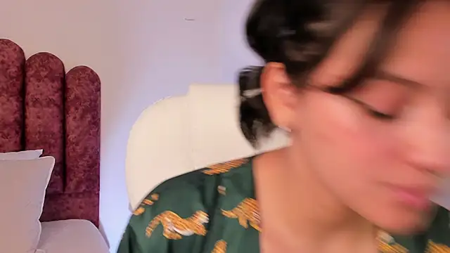 nahiapaws online show from 10, 12, 2024