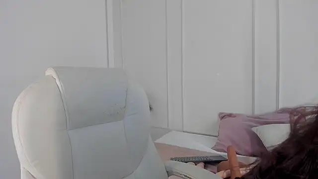 Mariapettit online show from 14, 2, 2025