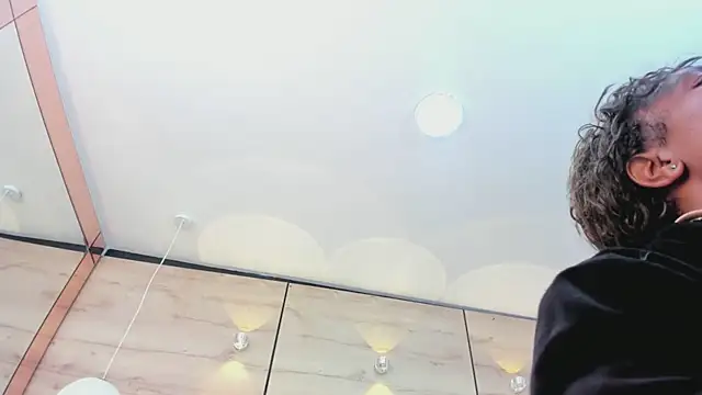 martina touss online show from 5, 3, 2025