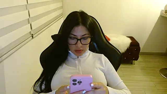 Charlotte cute18 online show from 5, 5, 2026
