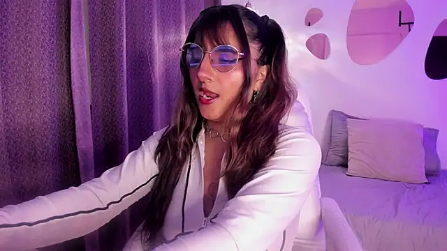 Alliccee online show from 9, 2, 2026