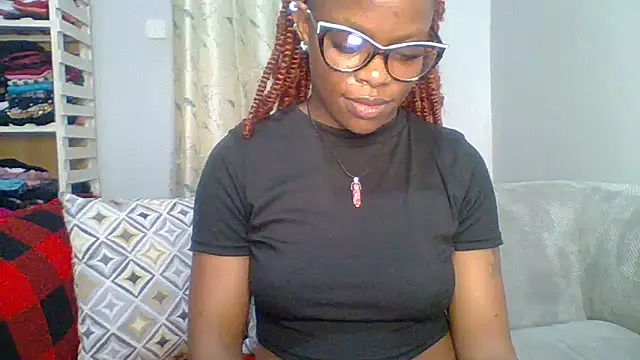Petite 254 online show from 8, 5, 2026