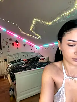 Snapshot of SelenaBee chatting on 22, 11, 2025 SelenaBee online show from 22, 11, 2025