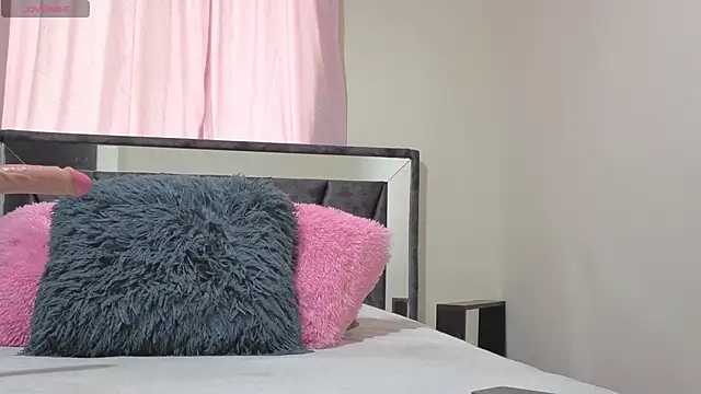 Snapshot of Hotsamantamature chatting on 7, 11, 2025 Hotsamantamature online show from 7, 11, 2025