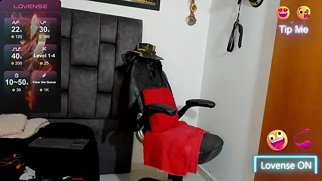 Snapshot of MattRodriguez9 chatting on 7, 5, 2026 MattRodriguez9 online show from 7, 5, 2026