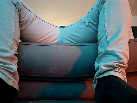 Leonormaldick online show from 11, 3, 2025