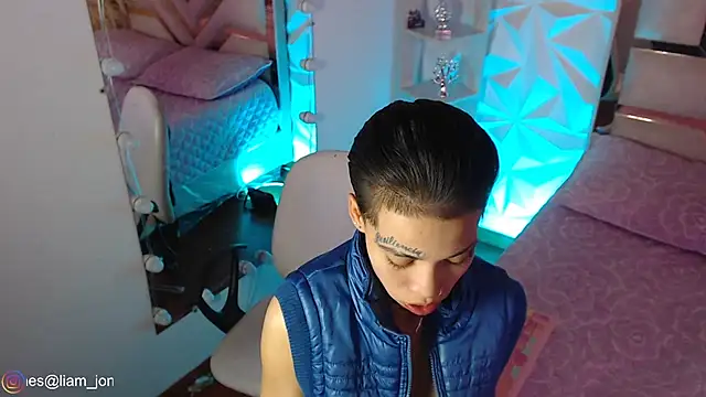 Jonesliam23 online show from 1, 5, 2026