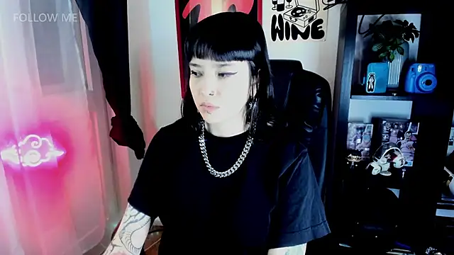 Demongirl6666 online show from 12, 3, 2026