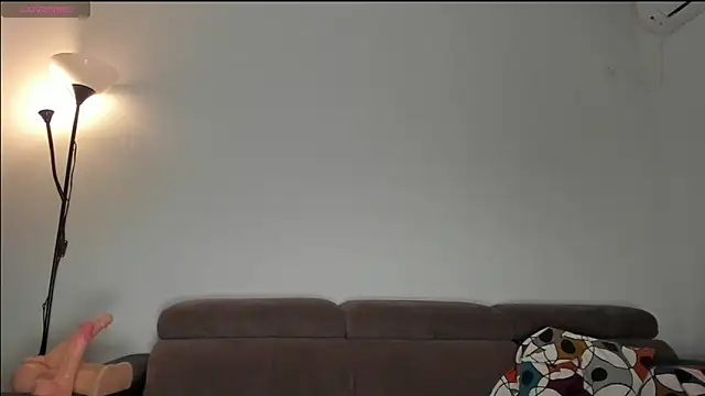 Snapshot of justchloex chatting on 8, 3, 2025 justchloex online show from 8, 3, 2025