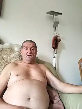 Snapshot of Lutzi1 chatting on 22, 10, 2025 Lutzi1 online show from 22, 10, 2025